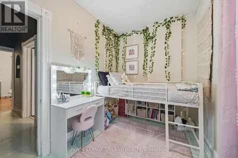34 Gladstone Avenue St. Thomas ON N5R 2L4