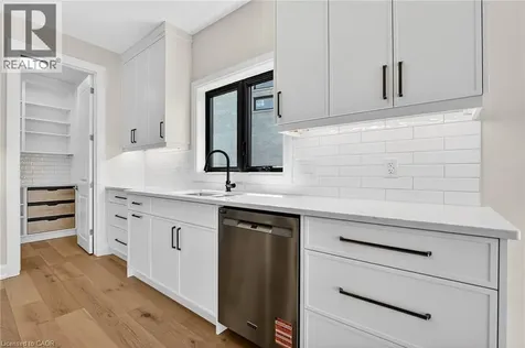 6192 Curlin Crescent Niagara Falls ON L2H 3W6