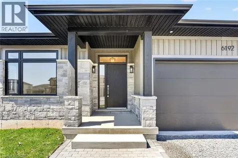 6192 Curlin Crescent Niagara Falls ON L2H 3W6