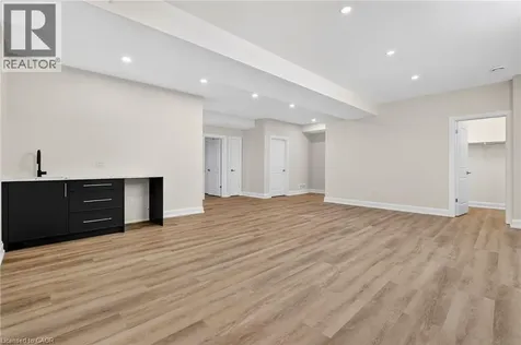 6192 Curlin Crescent Niagara Falls ON L2H 3W6
