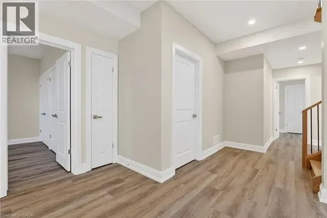 6192 Curlin Crescent Niagara Falls ON L2H 3W6
