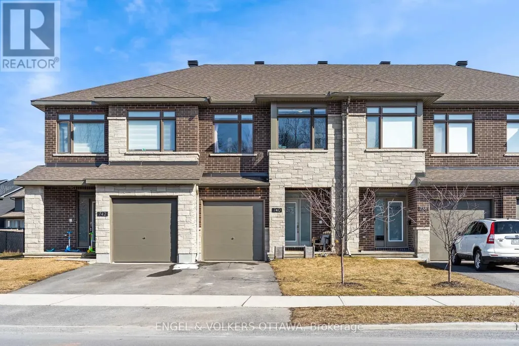740 Miikana Road Ottawa ON K1X 0H6