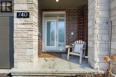 740 Miikana Road Ottawa ON K1X 0H6