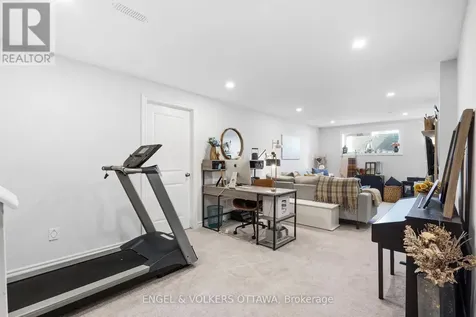 740 Miikana Road Ottawa ON K1X 0H6