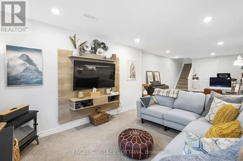 740 Miikana Road Ottawa ON K1X 0H6