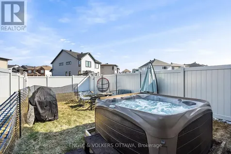 740 Miikana Road Ottawa ON K1X 0H6