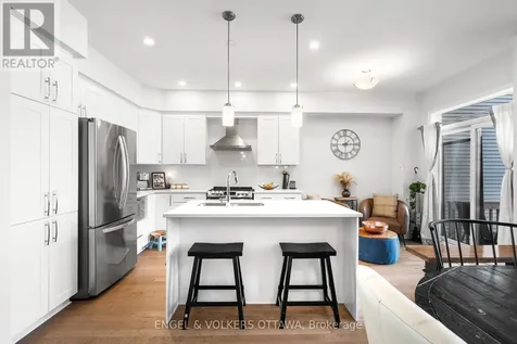 740 Miikana Road Ottawa ON K1X 0H6