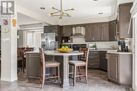 18 Cotswold Court Halton Hills (georgetown) ON L7G 5E5