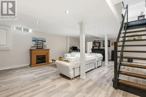 18 Cotswold Court Halton Hills (georgetown) ON L7G 5E5