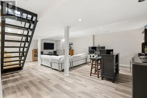 18 Cotswold Court Halton Hills (georgetown) ON L7G 5E5