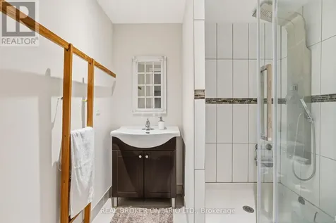 18 Cotswold Court Halton Hills (georgetown) ON L7G 5E5