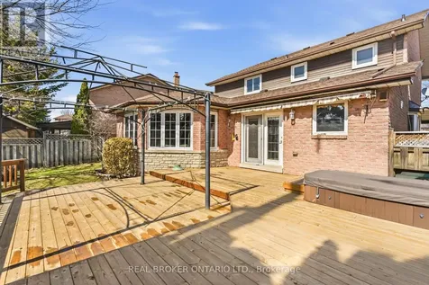 18 Cotswold Court Halton Hills (georgetown) ON L7G 5E5