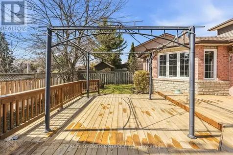 18 Cotswold Court Halton Hills (georgetown) ON L7G 5E5