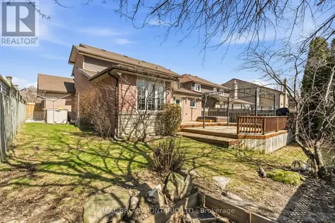 18 Cotswold Court Halton Hills (Georgetown) ON L7G 5E5