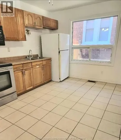 1561 York Street Windsor ON N8X 1W5