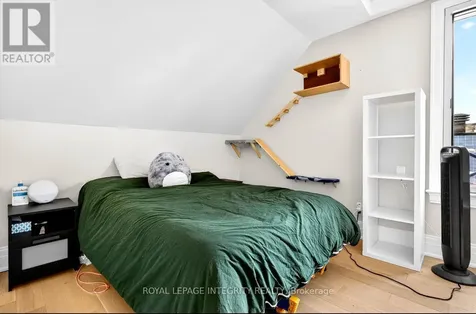 73 Renfrew Avenue Ottawa ON K1S 1Z4