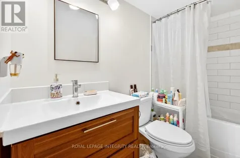 73 Renfrew Avenue Ottawa ON K1S 1Z4