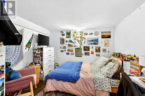 73 Renfrew Avenue Ottawa ON K1S 1Z4
