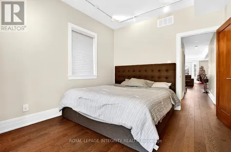 73 Renfrew Avenue Ottawa ON K1S 1Z4