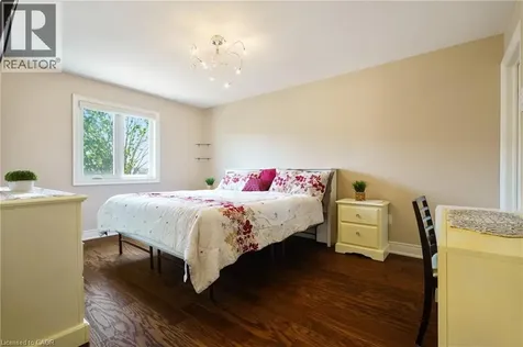 8952 Black Forest Crescent Niagara Falls ON L2H 0M8