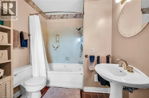 141 Mount Albion Road Hamilton ON L8K 5S7