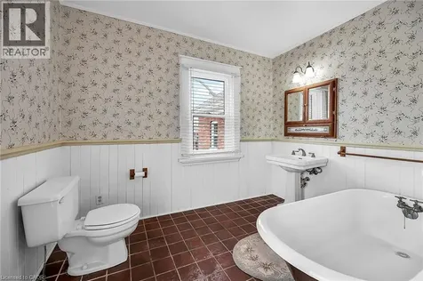 141 Mount Albion Road Hamilton ON L8K 5S7