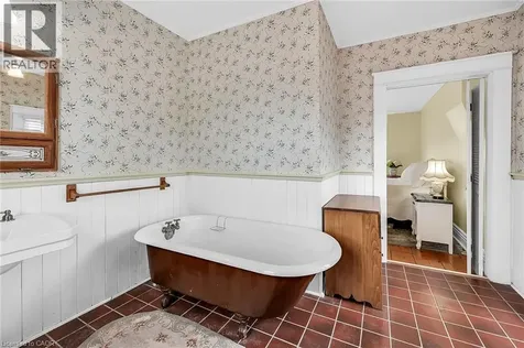 141 Mount Albion Road Hamilton ON L8K 5S7