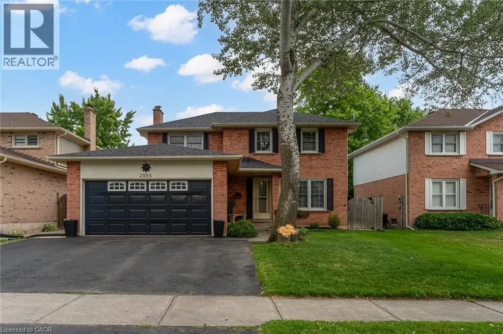 2055 Hunters Wood Drive Burlington ON L7M 2T9