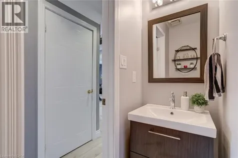 2055 Hunters Wood Drive Burlington ON L7M 2T9