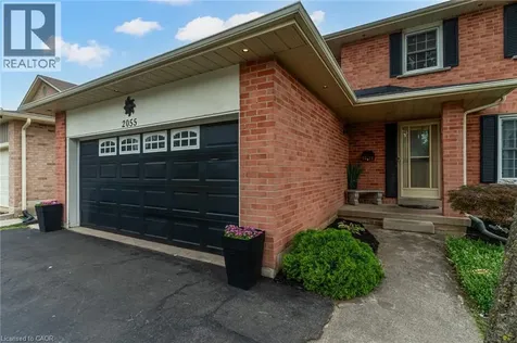 2055 Hunters Wood Drive Burlington ON L7M 2T9