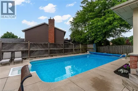 2055 Hunters Wood Drive Burlington ON L7M 2T9