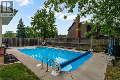2055 Hunters Wood Drive Burlington ON L7M 2T9