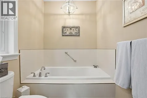 104 Anastasia Boulevard West Lincoln ON L0R 2A0