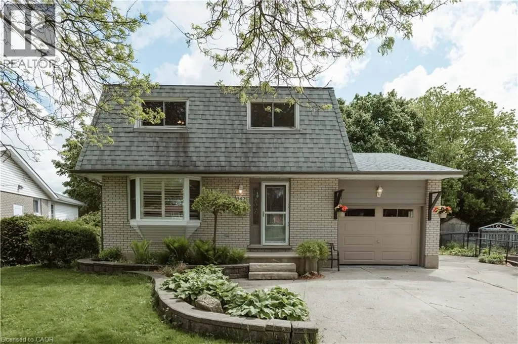642 Cedargrove Place Waterloo ON N2L 4Y9
