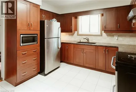 642 Cedargrove Place Waterloo ON N2L 4Y9