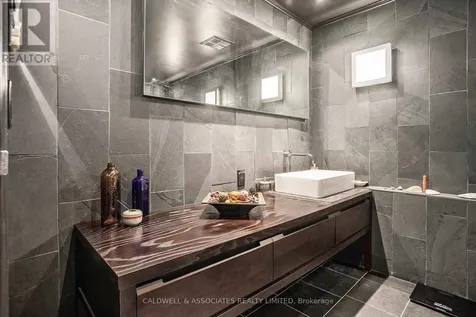 15 Murray Street Ottawa ON K1N 9M5