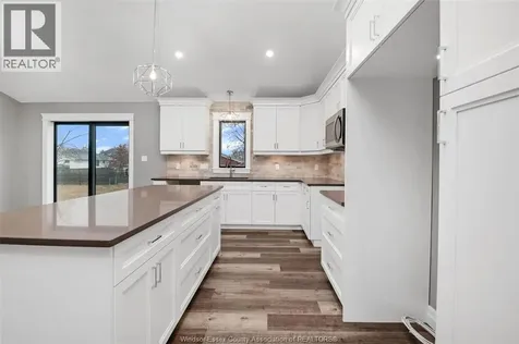 52 Belleview Drive Kingsville ON N0R 1B0