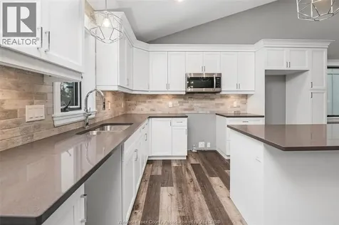 52 Belleview Drive Kingsville ON N0R 1B0