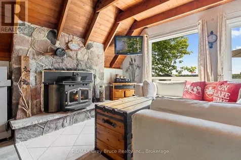 40 Aberdeen Avenue Northern Bruce Peninsula ON N0H 2T0