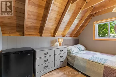 40 Aberdeen Avenue Northern Bruce Peninsula ON N0H 2T0
