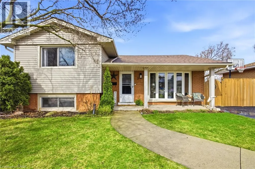 3 Elvia Court Stoney Creek ON L8G 3W8