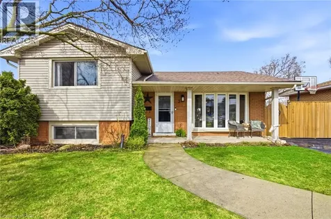 3 Elvia Court Stoney Creek ON L8G 3W8