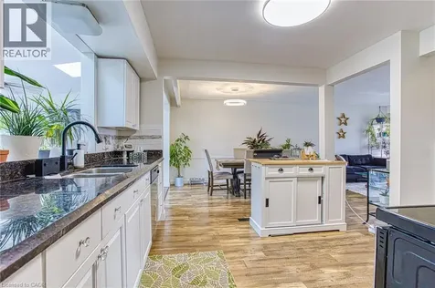 3 Elvia Court Stoney Creek ON L8G 3W8