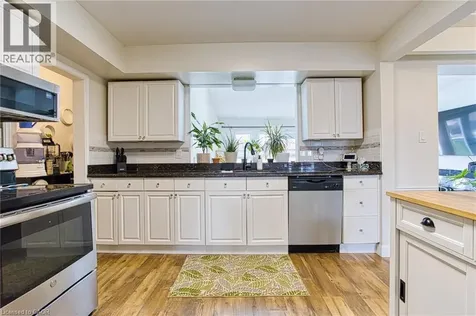 3 Elvia Court Stoney Creek ON L8G 3W8