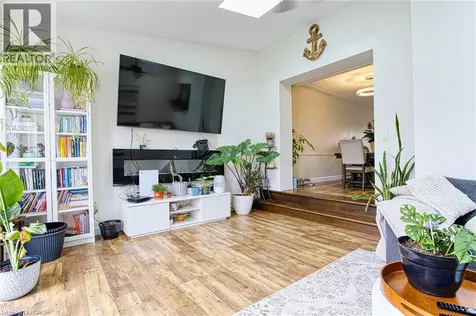3 Elvia Court Stoney Creek ON L8G 3W8