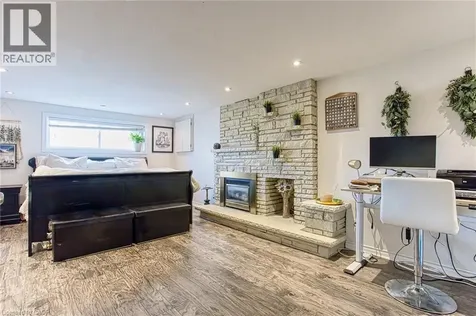 3 Elvia Court Stoney Creek ON L8G 3W8