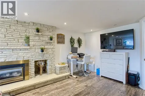 3 Elvia Court Stoney Creek ON L8G 3W8