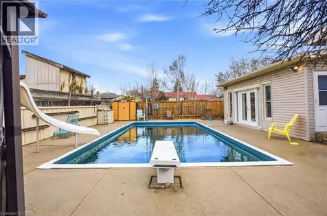 3 Elvia Court Stoney Creek ON L8G 3W8