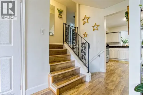 3 Elvia Court Stoney Creek ON L8G 3W8