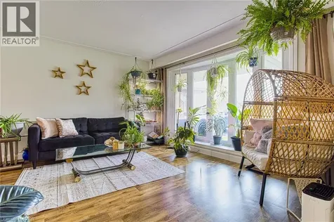 3 Elvia Court Stoney Creek ON L8G 3W8